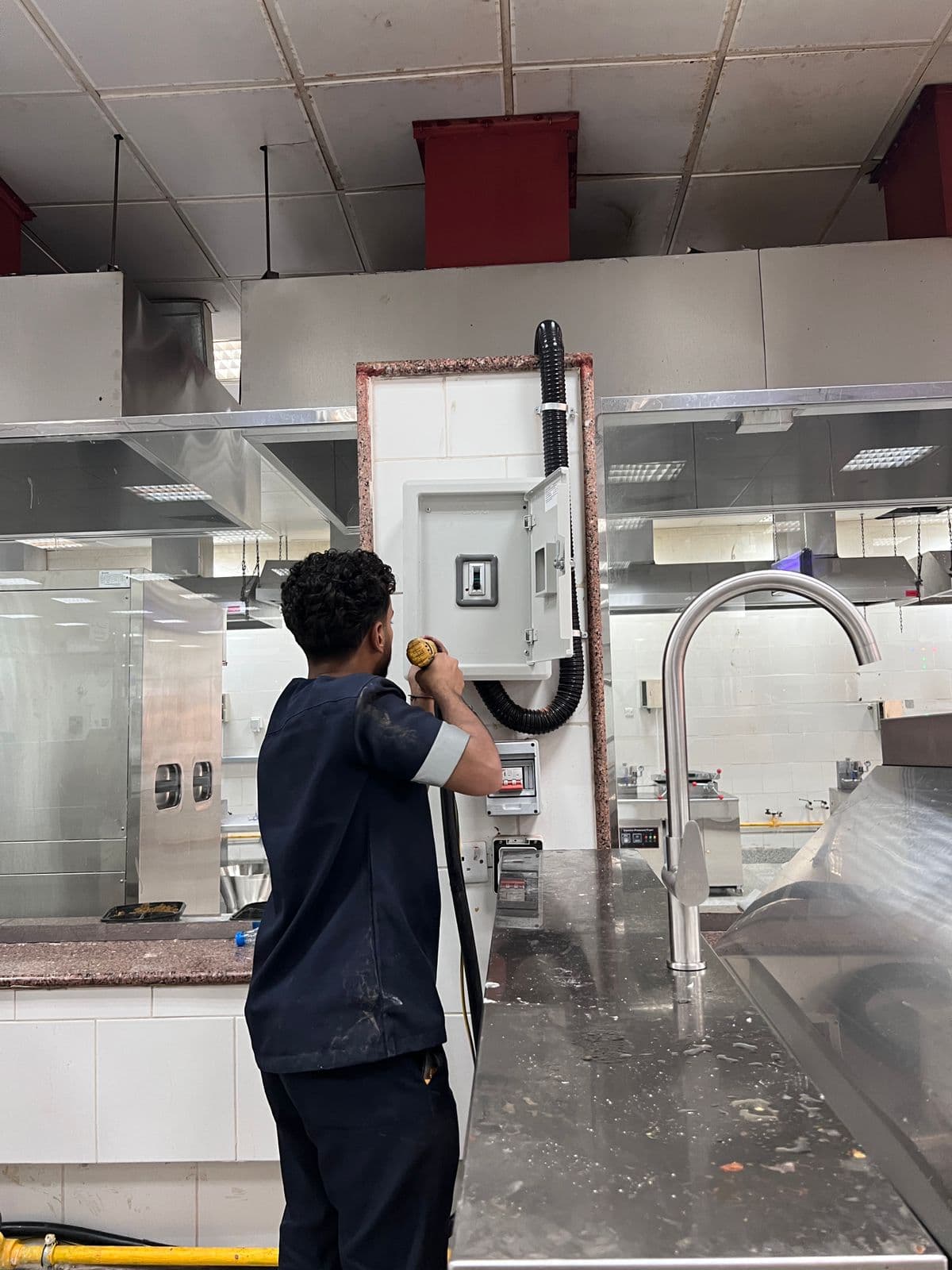 Kitchen line — photo 4