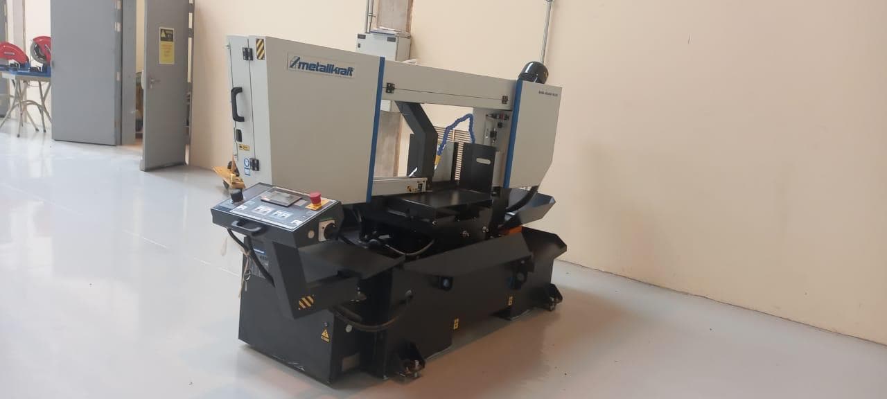 Workshop setup and industrial machine installation — photo 2