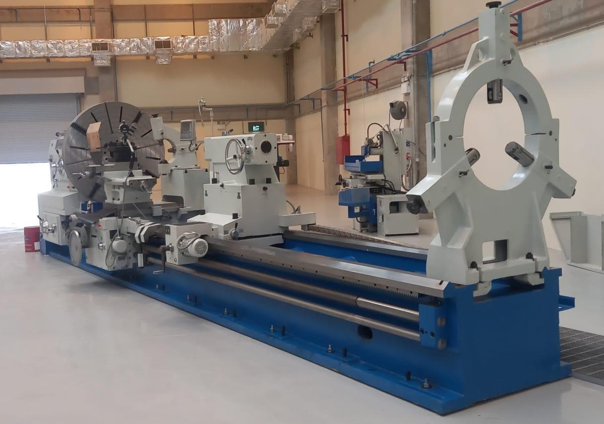 Workshop setup and industrial machine installation — photo 3