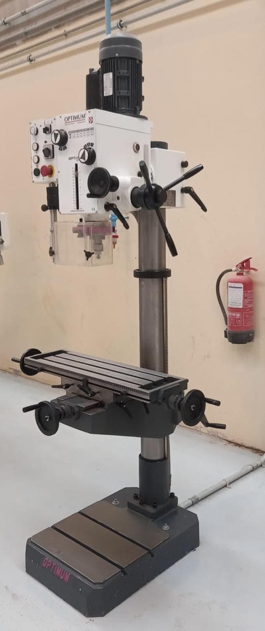 Workshop setup and industrial machine installation — photo 4